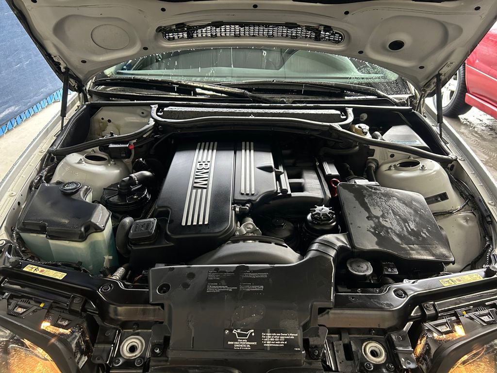 Used 2003 BMW 325i Sedan image 28