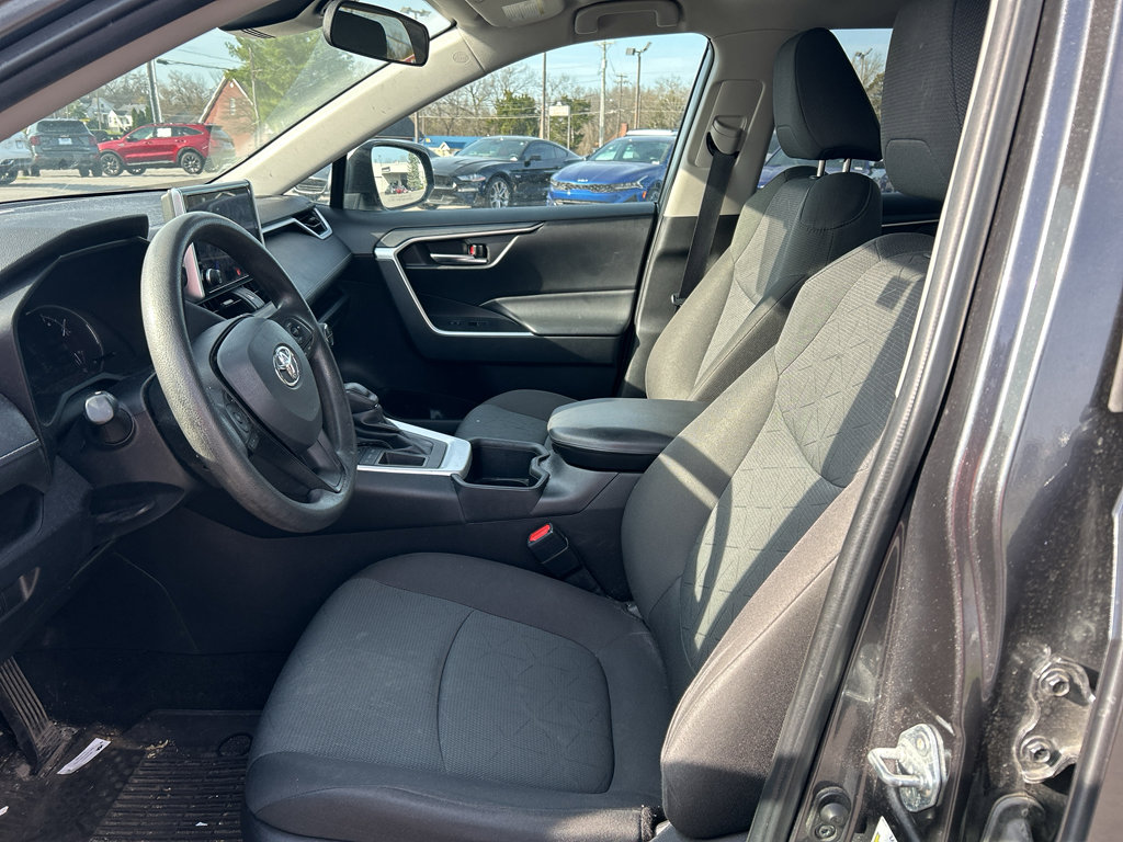 Used 2023 Toyota RAV4 XLE image 9