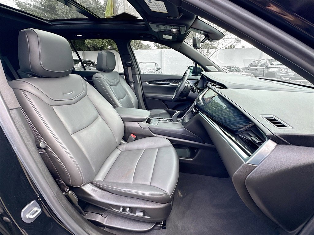 Used 2024 Cadillac XT6 Premium Luxury w/ Technology Package image 32