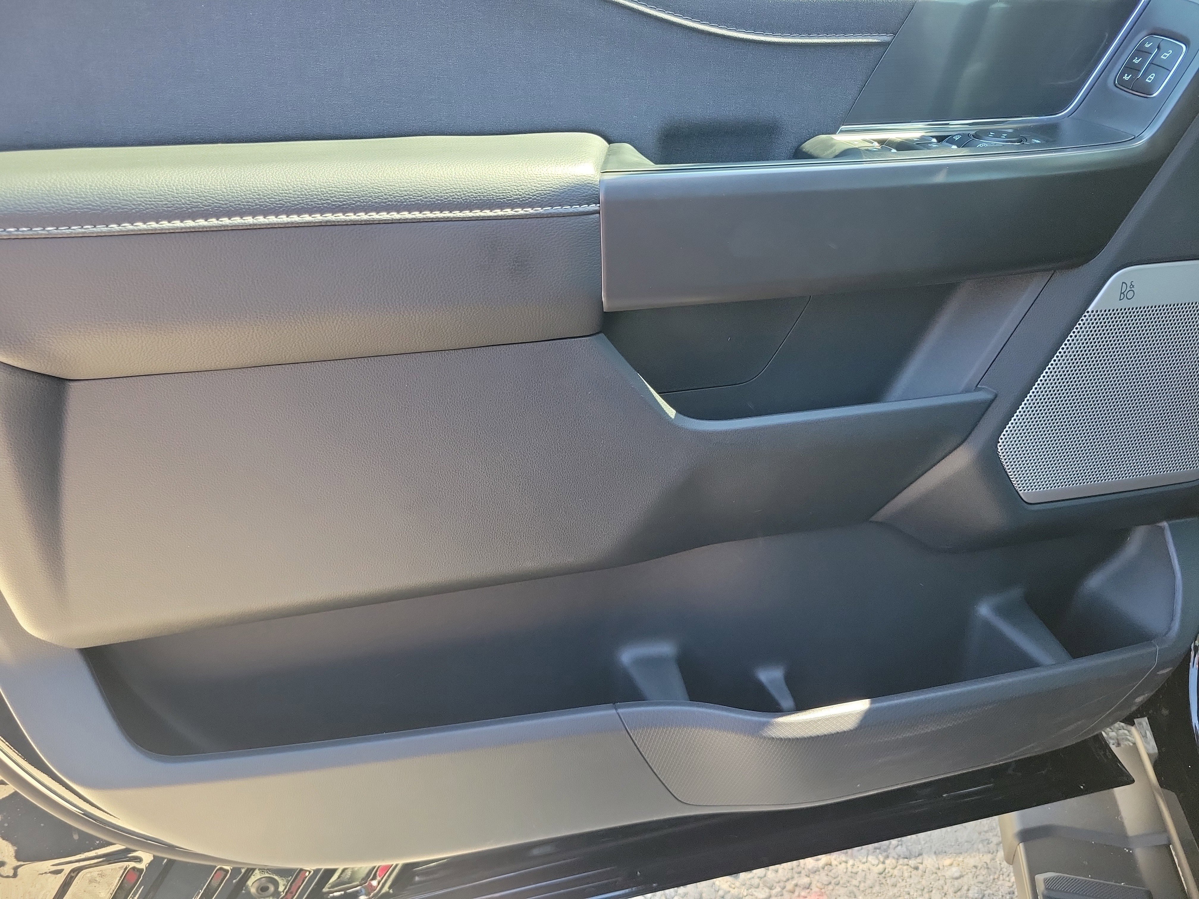 New 2025 Ford F150 Lariat w/ Equipment Group 501A Mid image 15