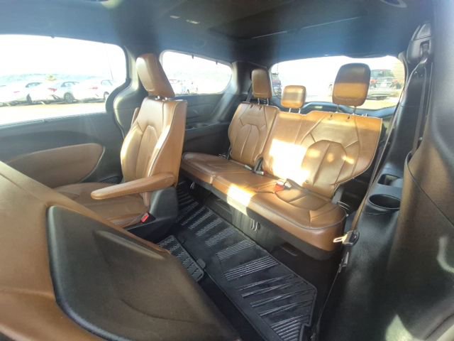 Used 2020 Chrysler Pacifica Limited w/ Advanced Safetytec Group image 14