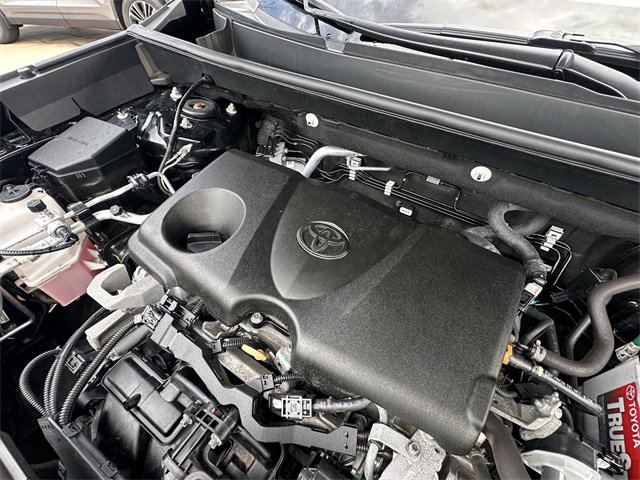Used 2020 Toyota RAV4 XLE image 31
