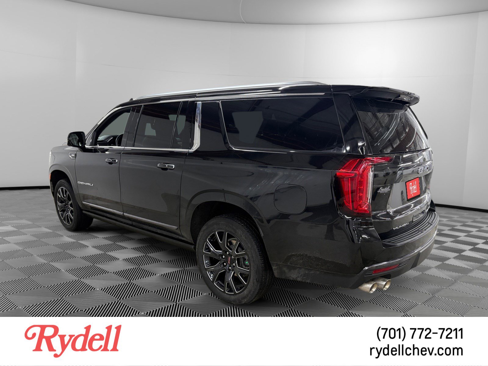 Used 2024 GMC Yukon XL Denali Ultimate image 3
