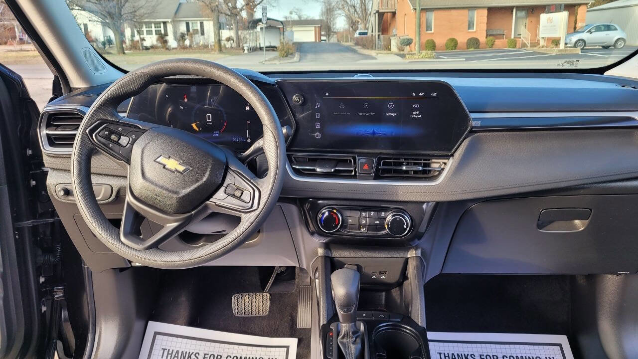 Used 2025 Chevrolet TrailBlazer LT w/ Driver Confidence Package image 14