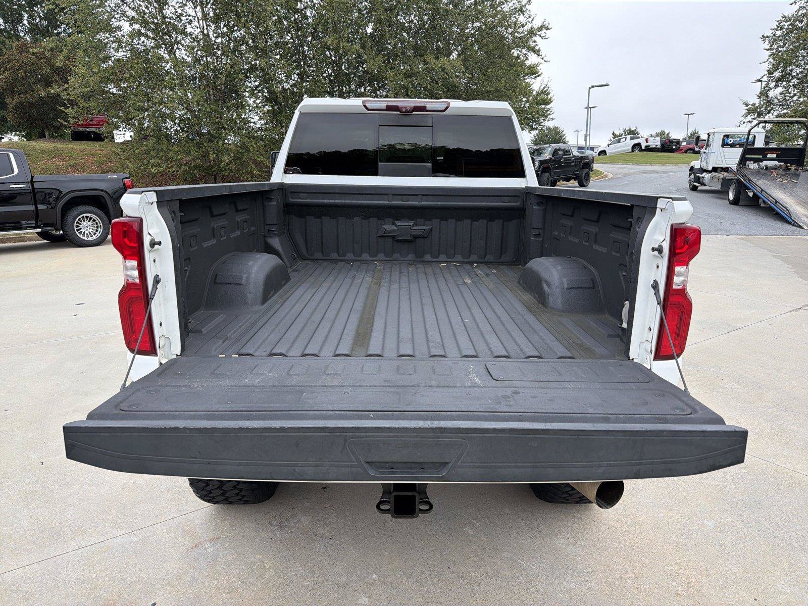 Used 2020 Chevrolet Silverado 2500 LTZ w/ LTZ Premium Package AWD/4WD image 16