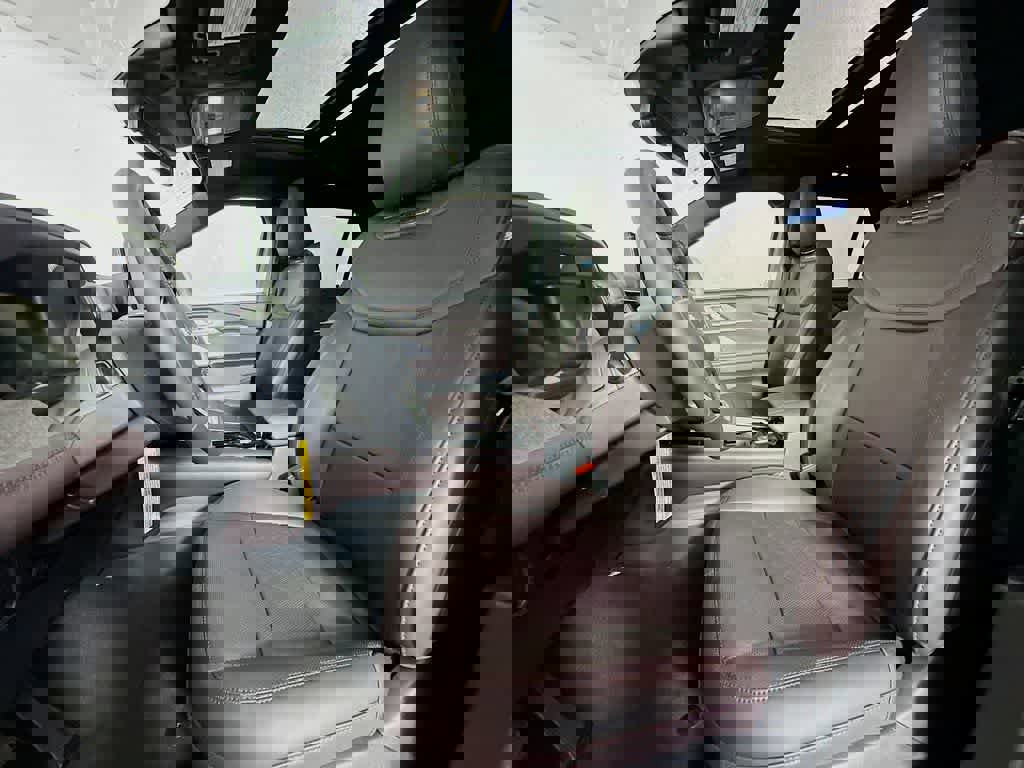 New 2025 Ford Explorer Platinum image 12