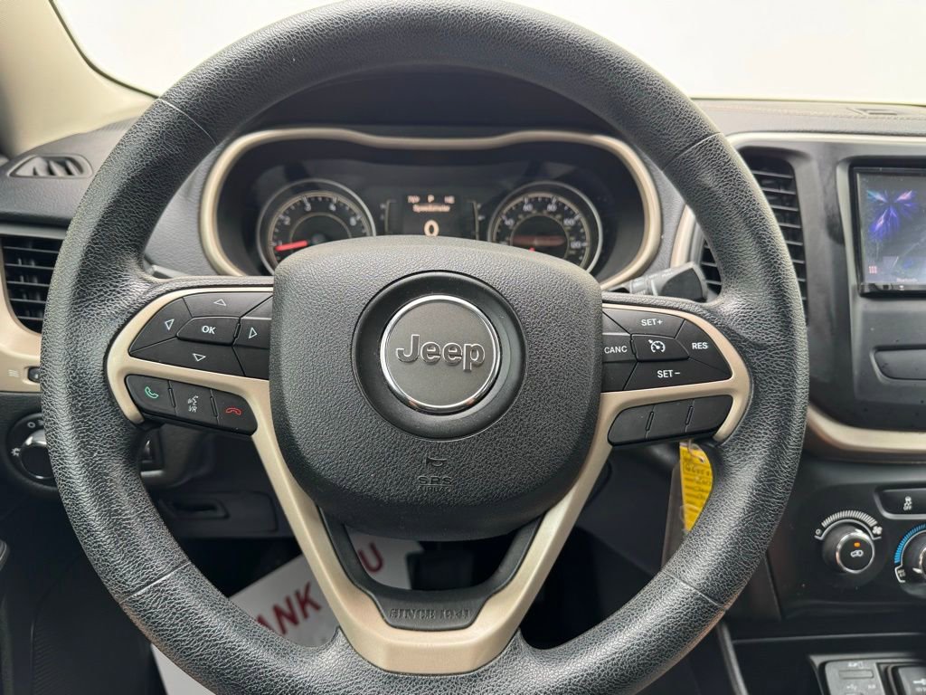 Used 2014 Jeep Cherokee Sport image 18