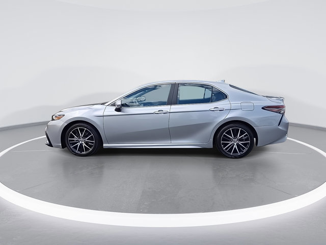Used 2024 Toyota Camry SE image 7