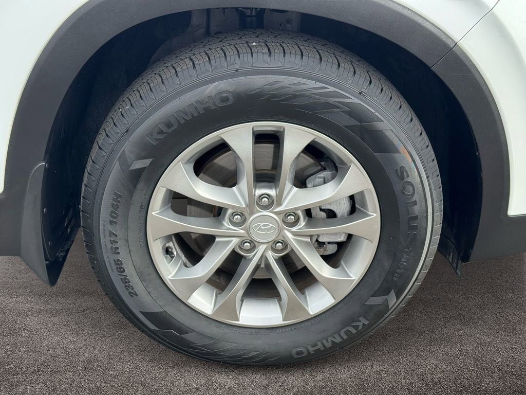 Used 2020 Hyundai Santa Fe SE image 6