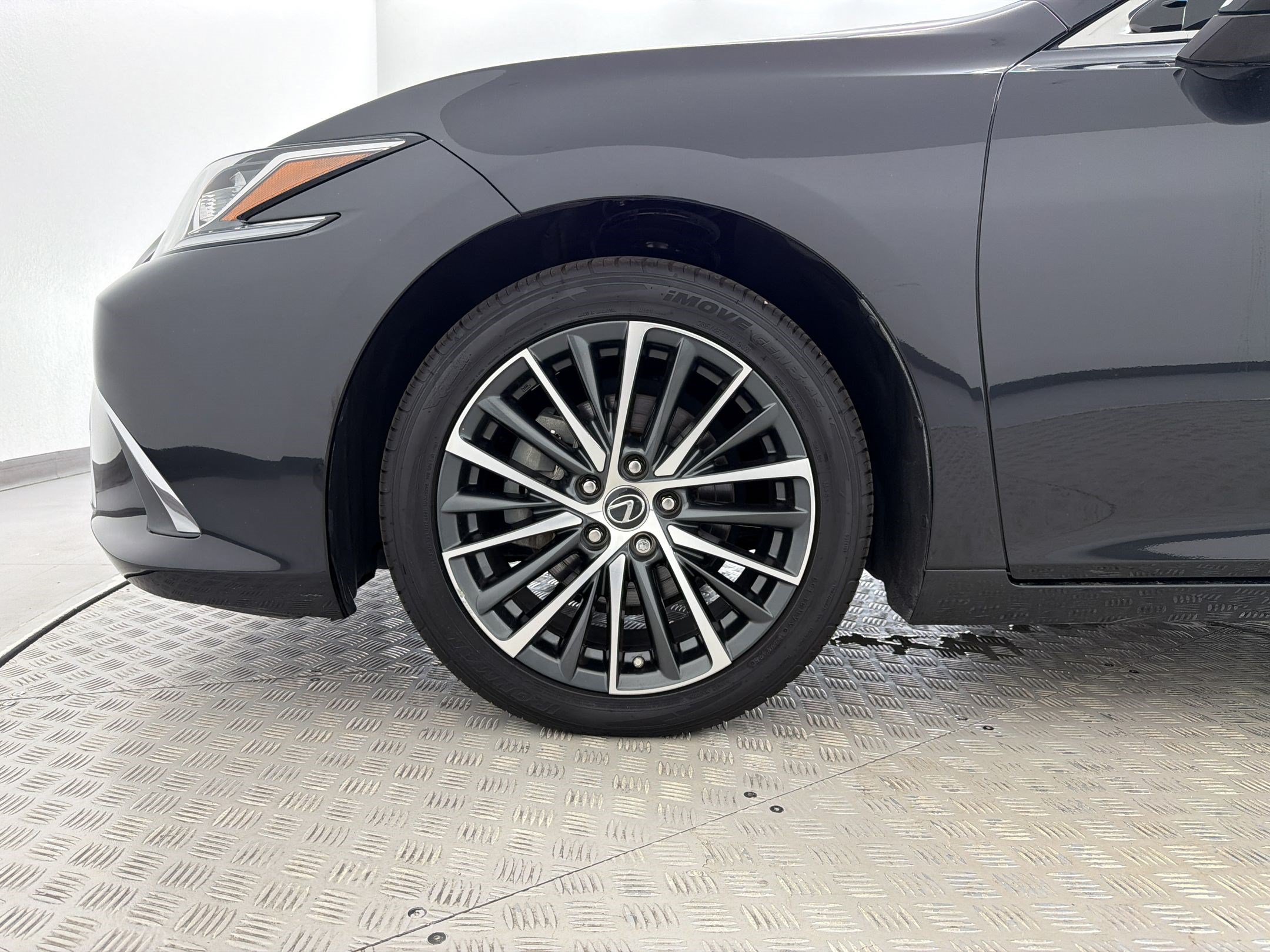 Certified 2022 Lexus ES 350 w/ Premium Package FWD image 13