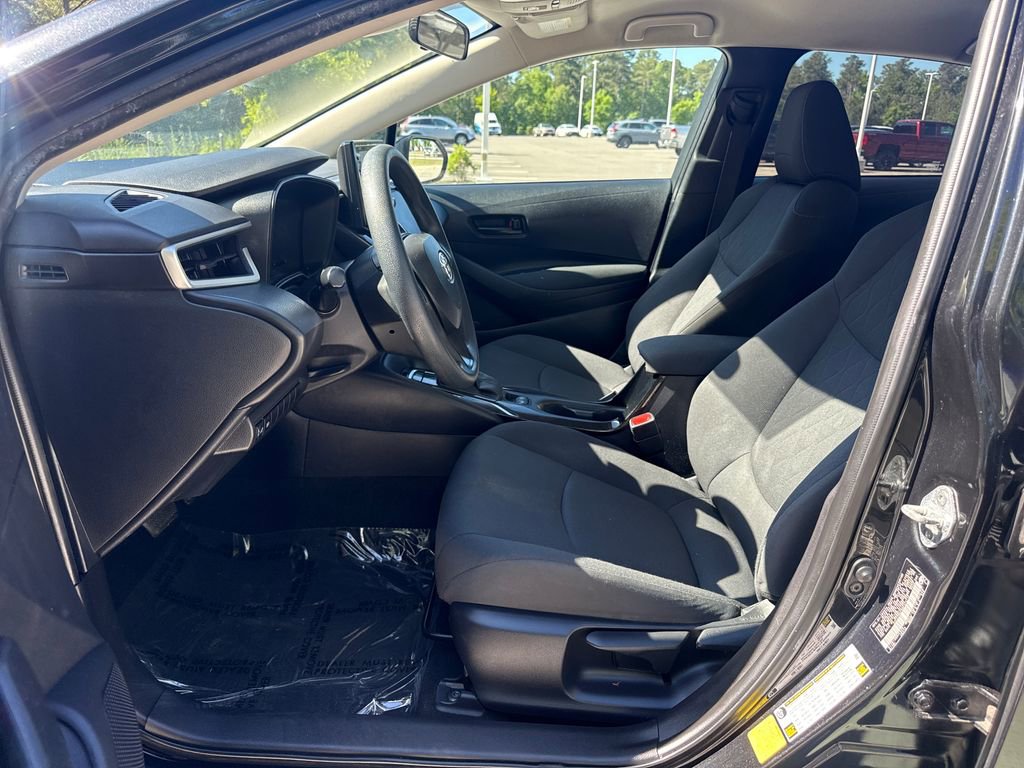 Used 2022 Toyota Corolla LE FWD image 12