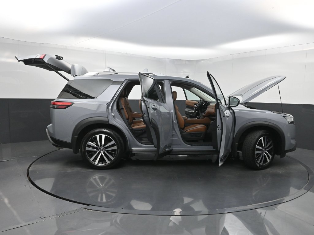 Used 2023 Nissan Pathfinder Platinum AWD/4WD image 40