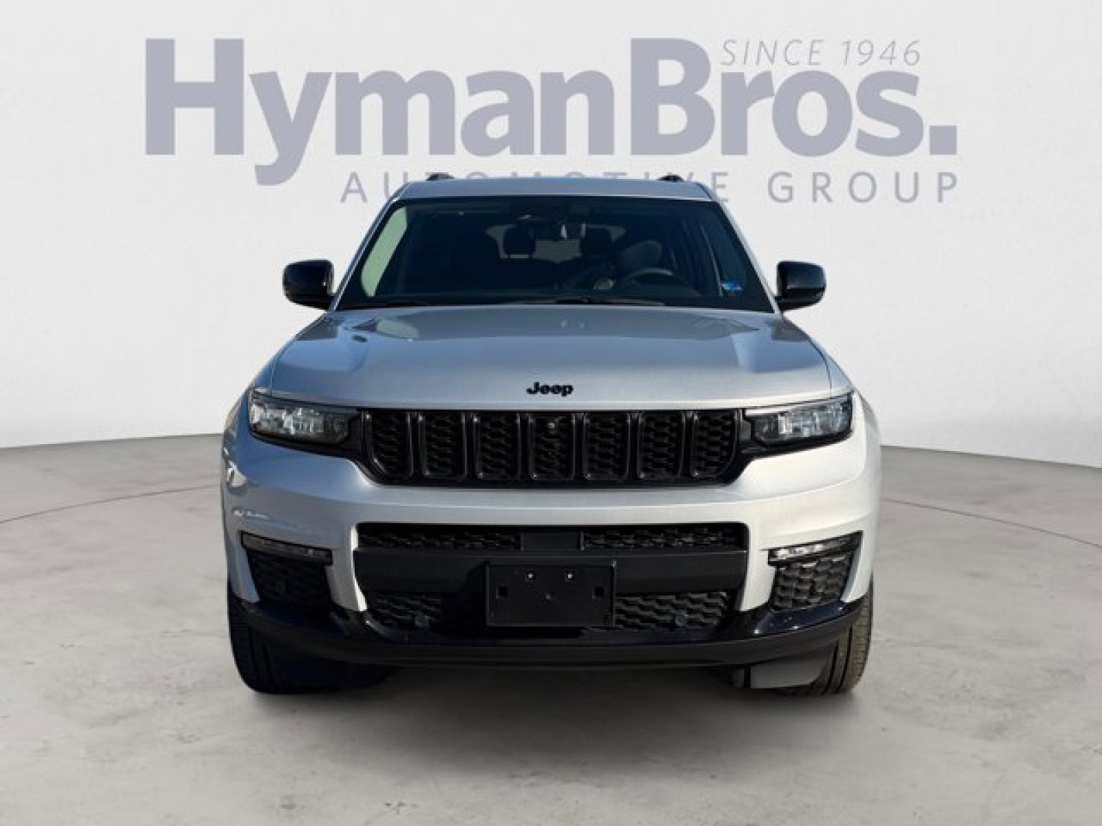 Used 2023 Jeep Grand Cherokee L Limited w/ Luxury Tech Group II image 8