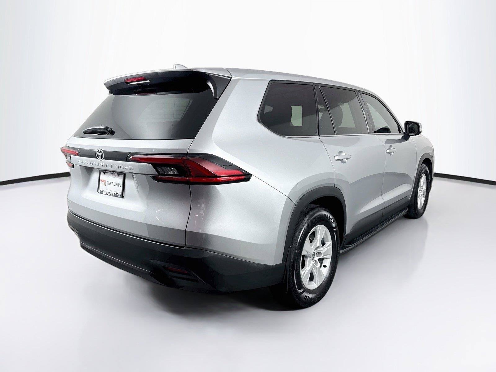 Certified 2025 Toyota Grand Highlander FWD image 2