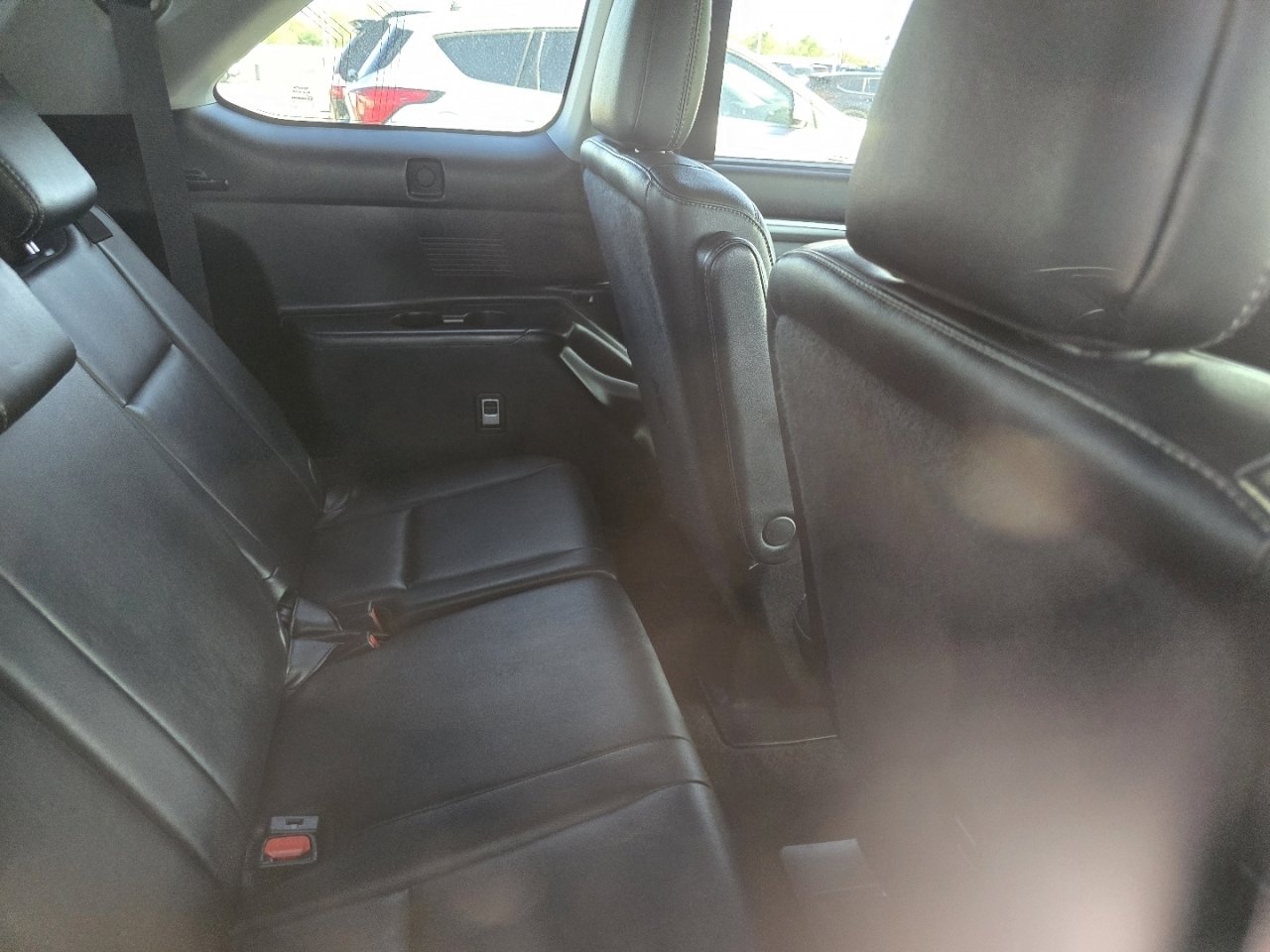 Used 2018 Toyota Highlander SE image 19