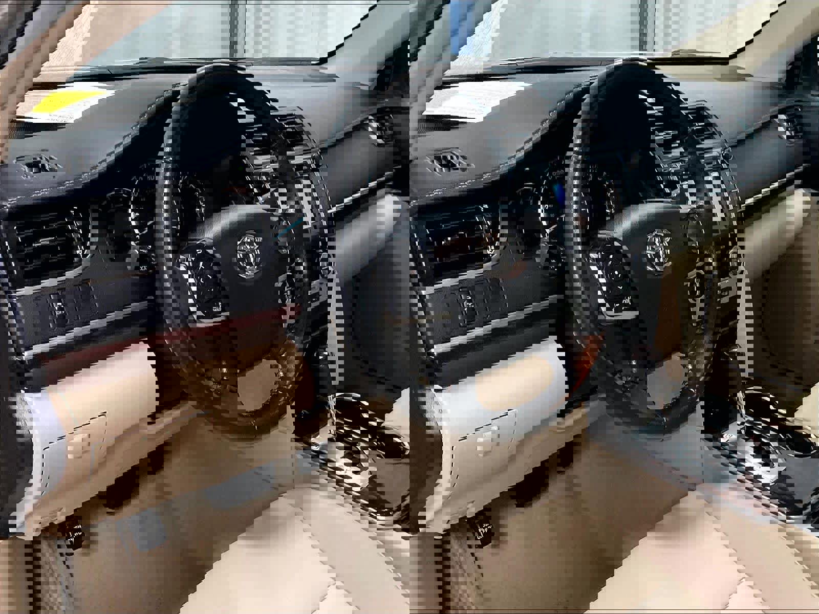 Used 2013 Toyota Camry XLE image 8