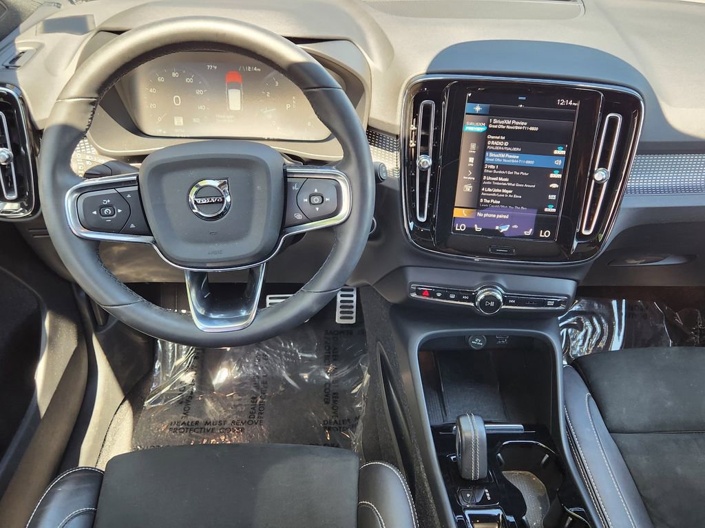 Used 2022 Volvo XC40 T5 R-Design AWD/4WD image 3