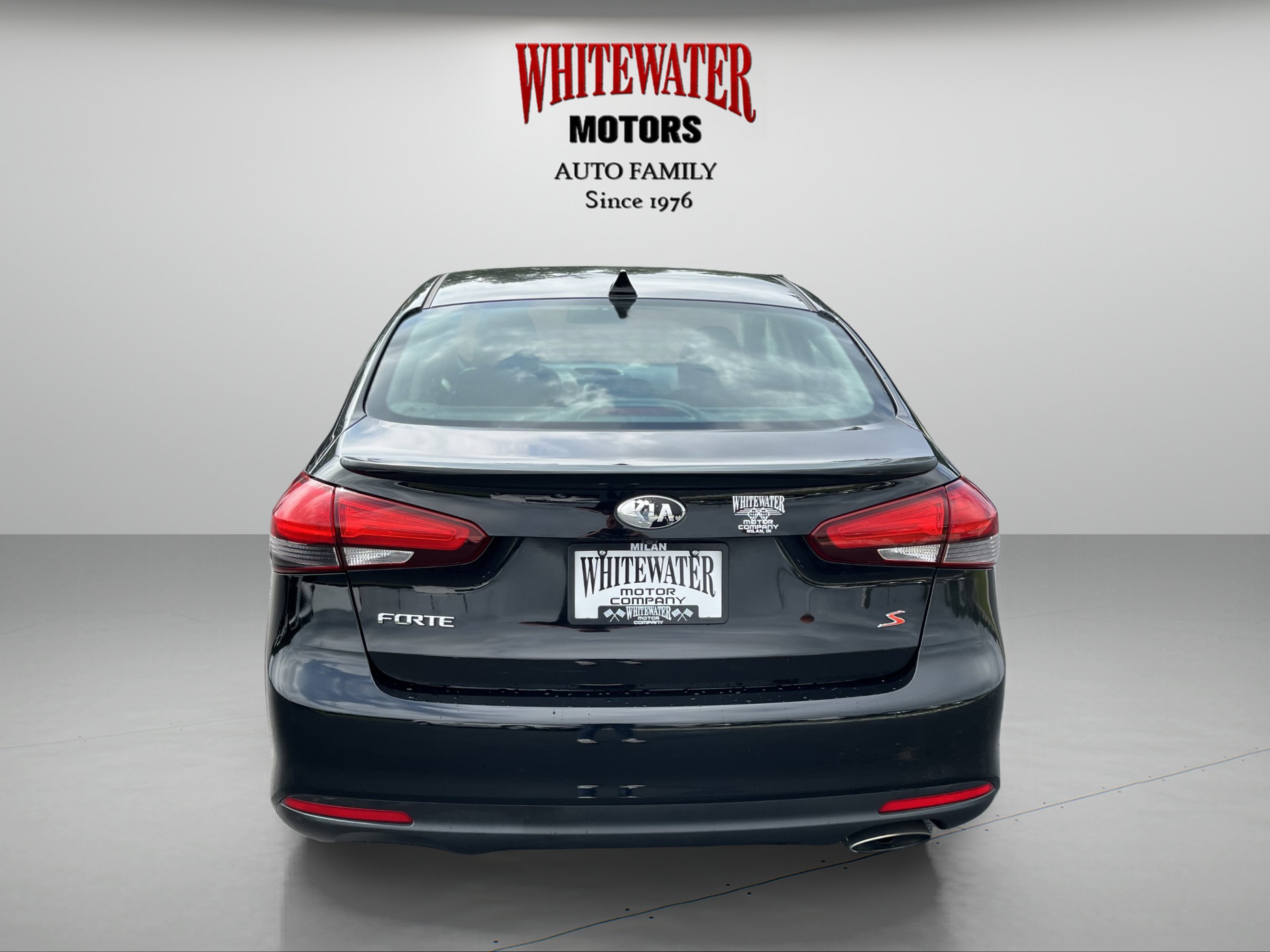 Used 2017 Kia Forte S w/ S Technology Package FWD image 4