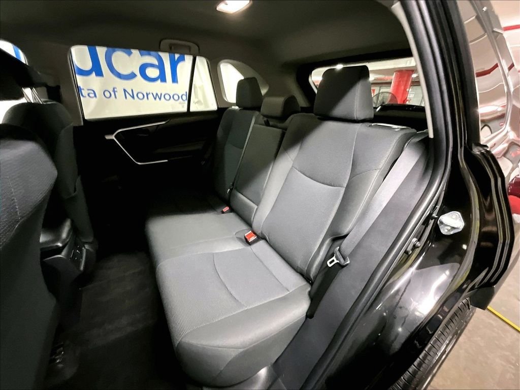 Certified 2023 Toyota RAV4 LE AWD/4WD image 15