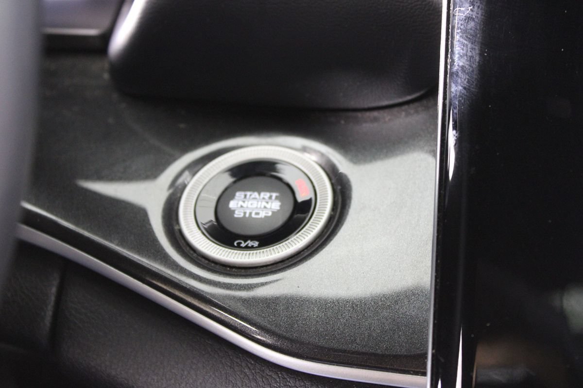 Used 2022 Jeep Grand Cherokee Altitude RWD image 20