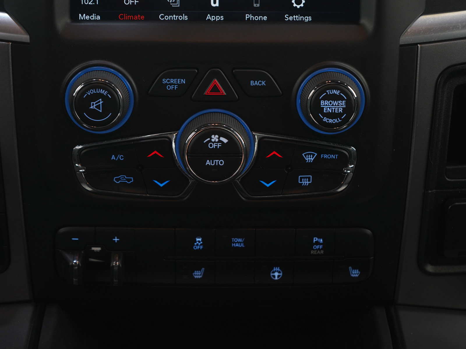 Used 2021 RAM 1500 Classic Warlock w/ Trailer & Traction Group image 19