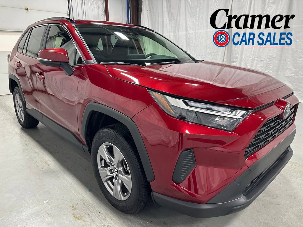 Used 2025 Toyota RAV4 XLE AWD/4WD image 1