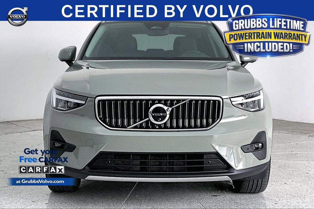 Certified 2025 Volvo XC40 B5 Plus AWD/4WD image 3