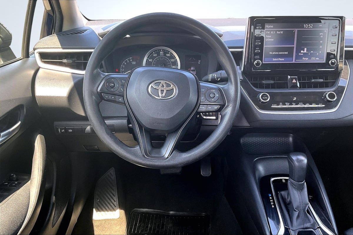 Used 2020 Toyota Corolla LE FWD image 5