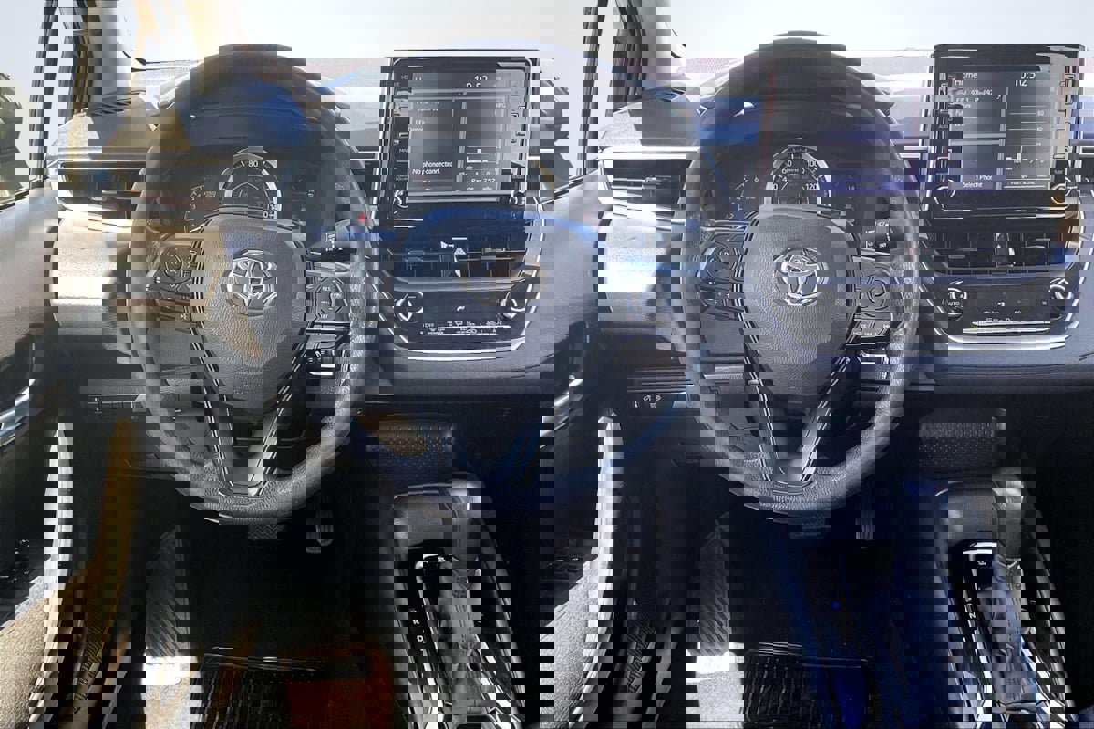 Used 2020 Toyota Corolla LE FWD image 5