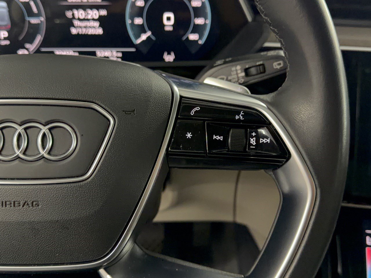 Used 2024 Audi Q8 e-tron Premium Plus AWD/4WD image 19