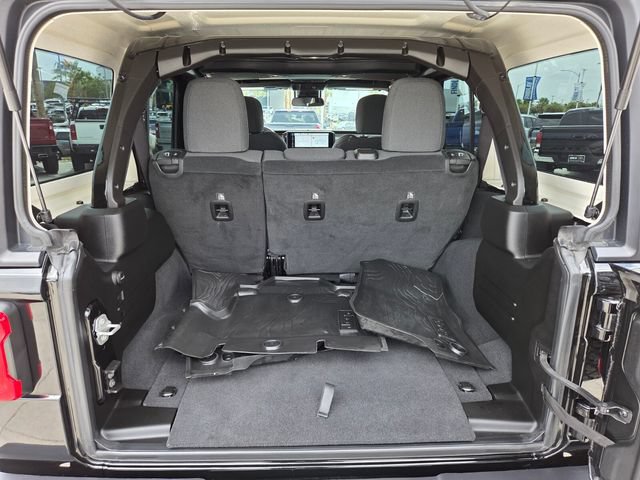 Used 2025 Jeep Wrangler Unlimited Sport AWD/4WD image 13