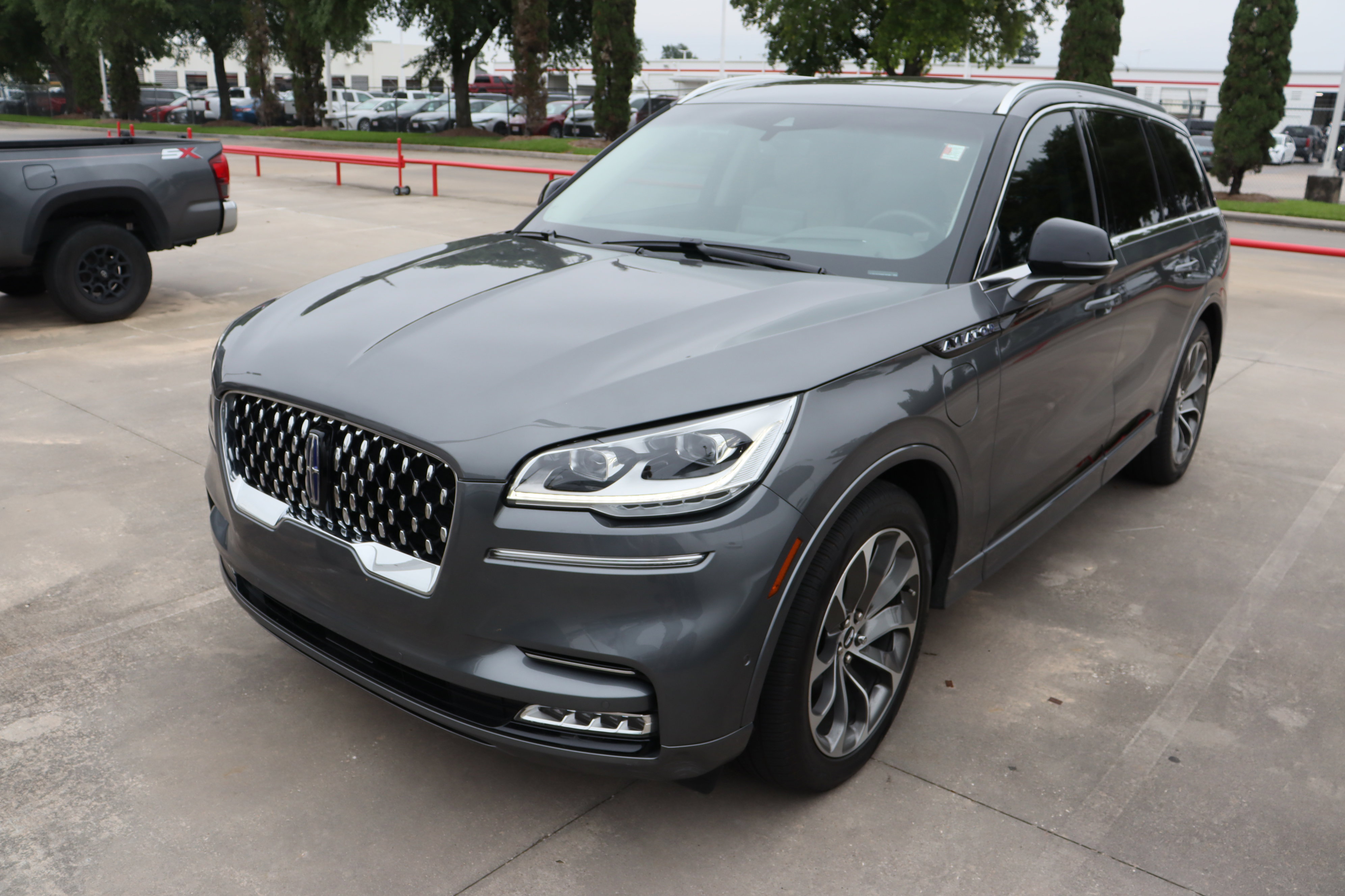 Used 2023 Lincoln Aviator Grand Touring w/ Equipment Group 301A AWD/4WD image 5