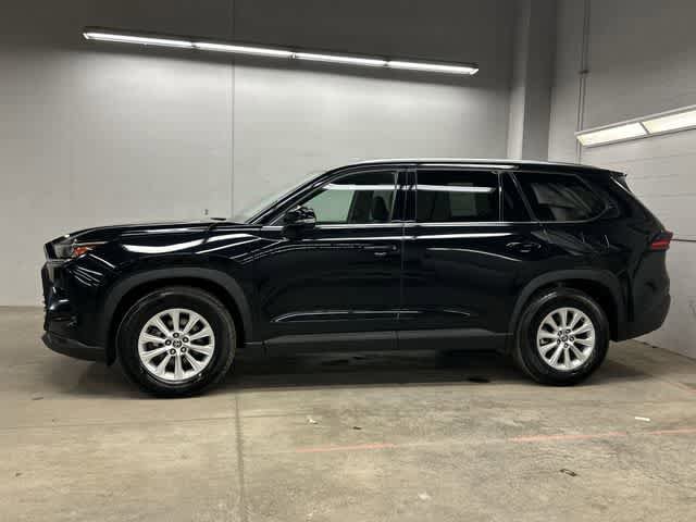 Used 2025 Toyota Grand Highlander AWD image 2