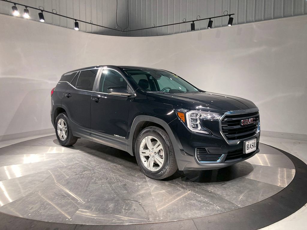 Used 2022 GMC Terrain SLE image 38