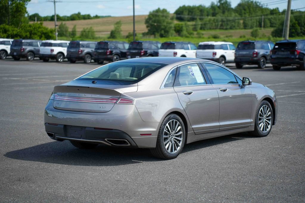 Used 2020 Lincoln MKZ FWD image 5