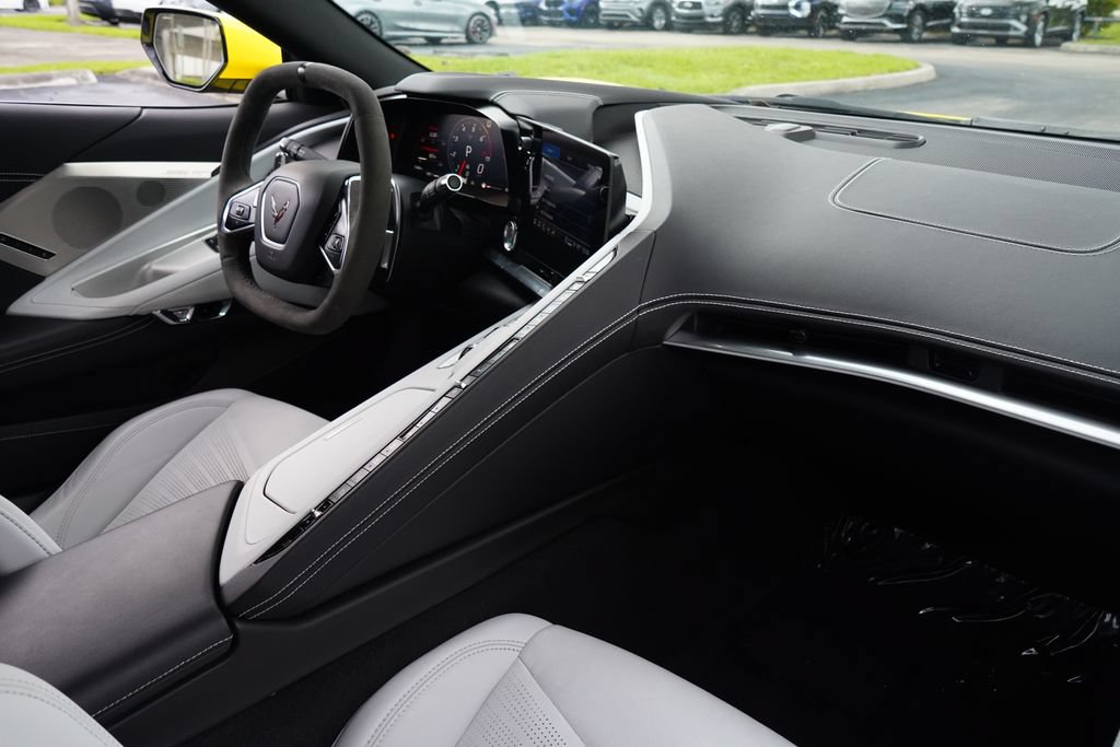 Used 2022 Chevrolet Corvette Stingray Preferred Cpe w/ 2LT RWD image 21