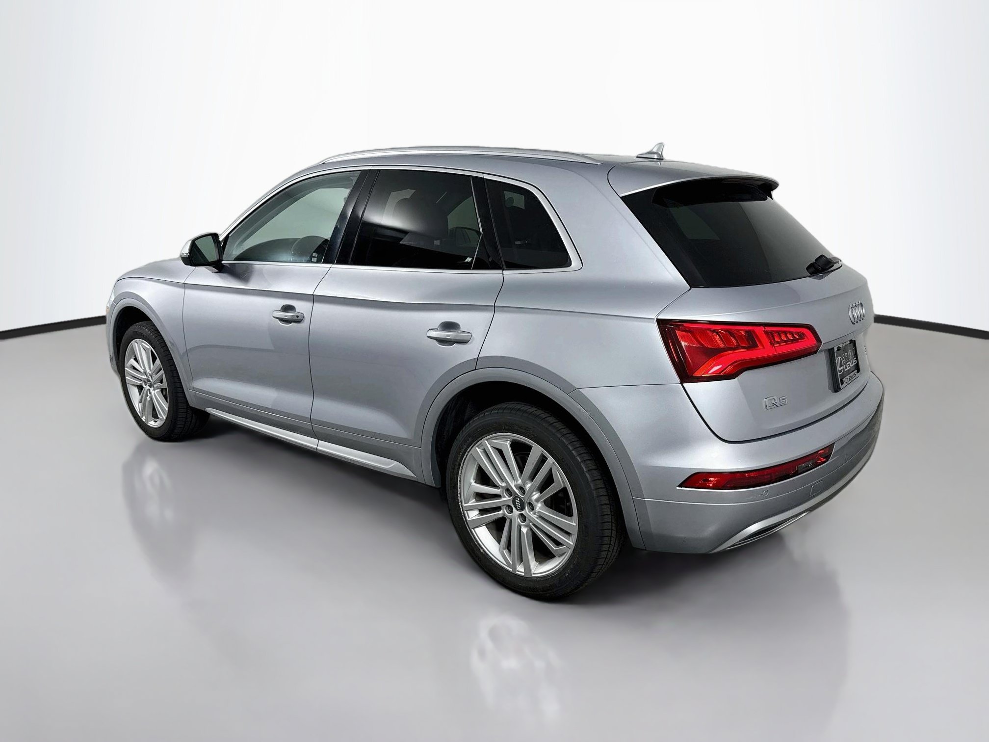 Used 2018 Audi Q5 2.0T Premium Plus w/ Premium Plus Package AWD/4WD image 5