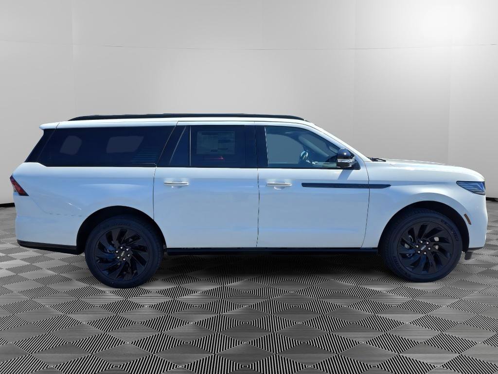 New 2026 Lincoln Navigator L Reserve AWD/4WD image 8