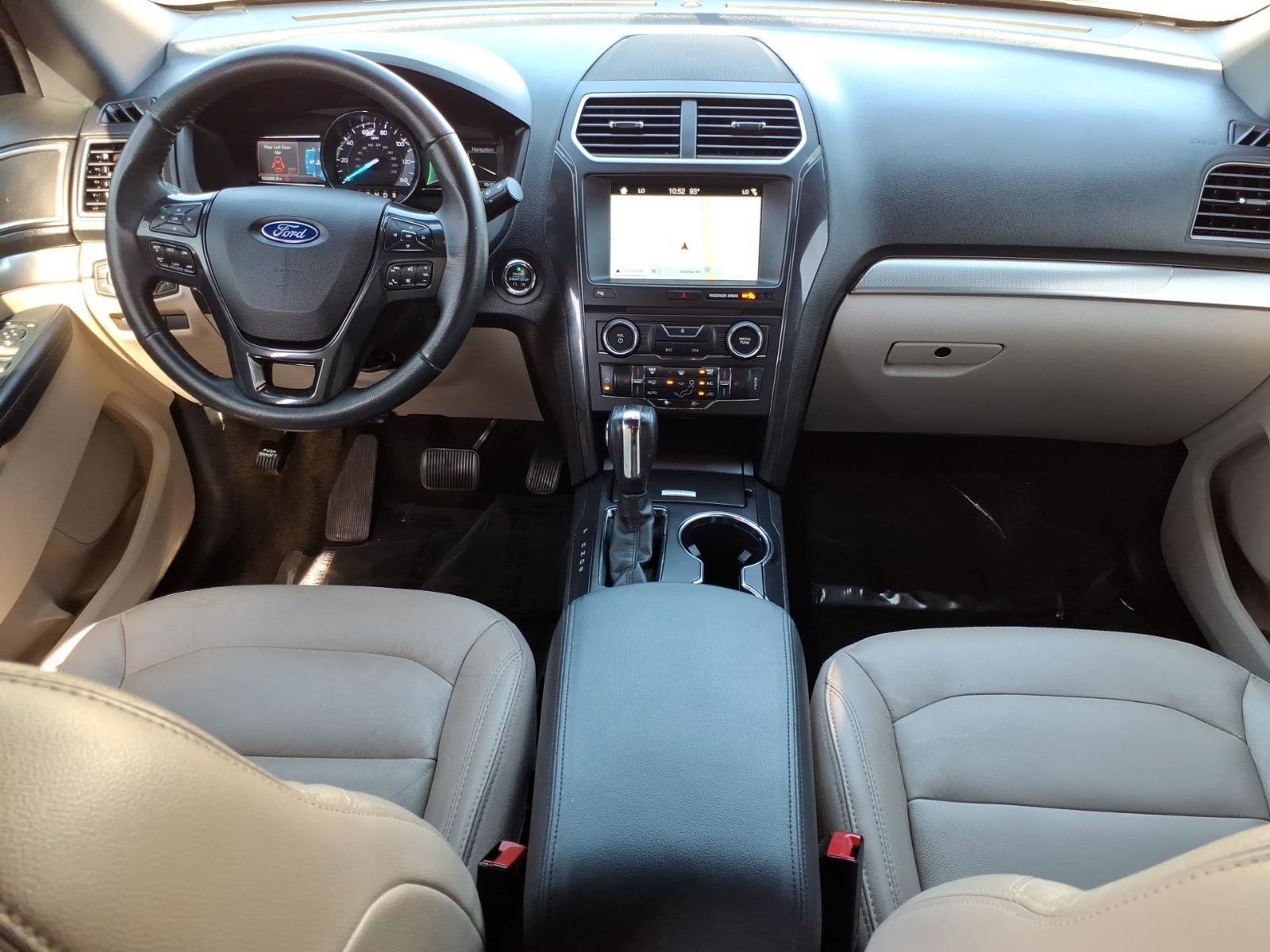 Used 2018 Ford Explorer XLT w/ Equipment Group 202A FWD image 17