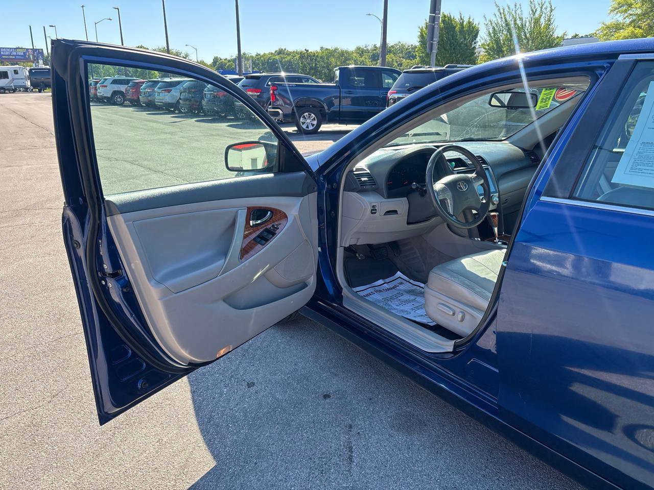 Used 2009 Toyota Camry XLE FWD image 15