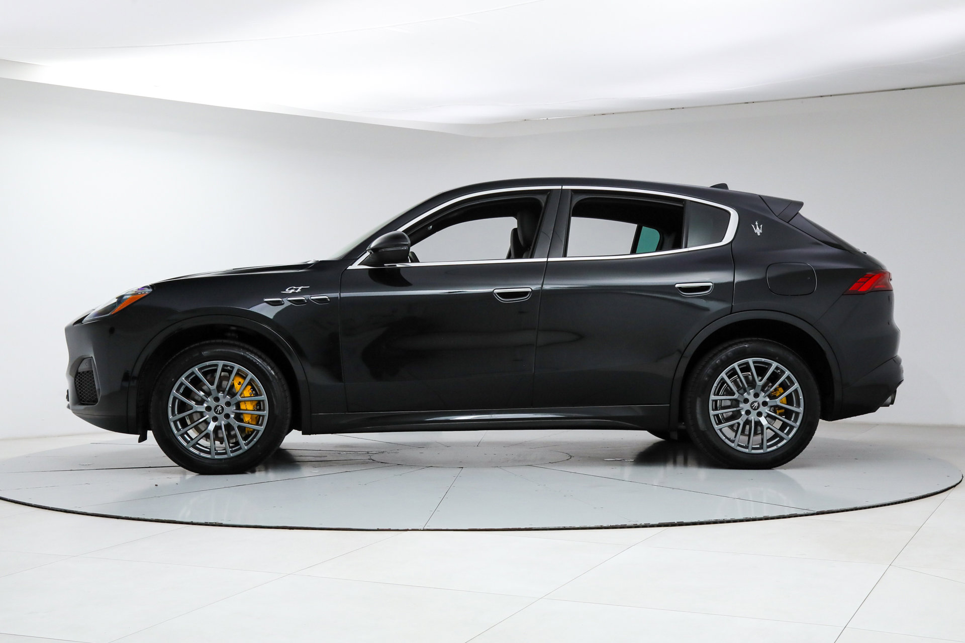 Certified 2023 Maserati Grecale Modena AWD/4WD image 2