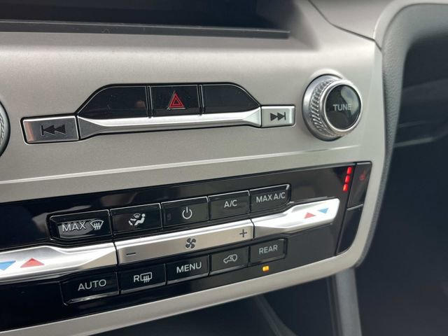 Used 2023 Ford Explorer XLT RWD image 41