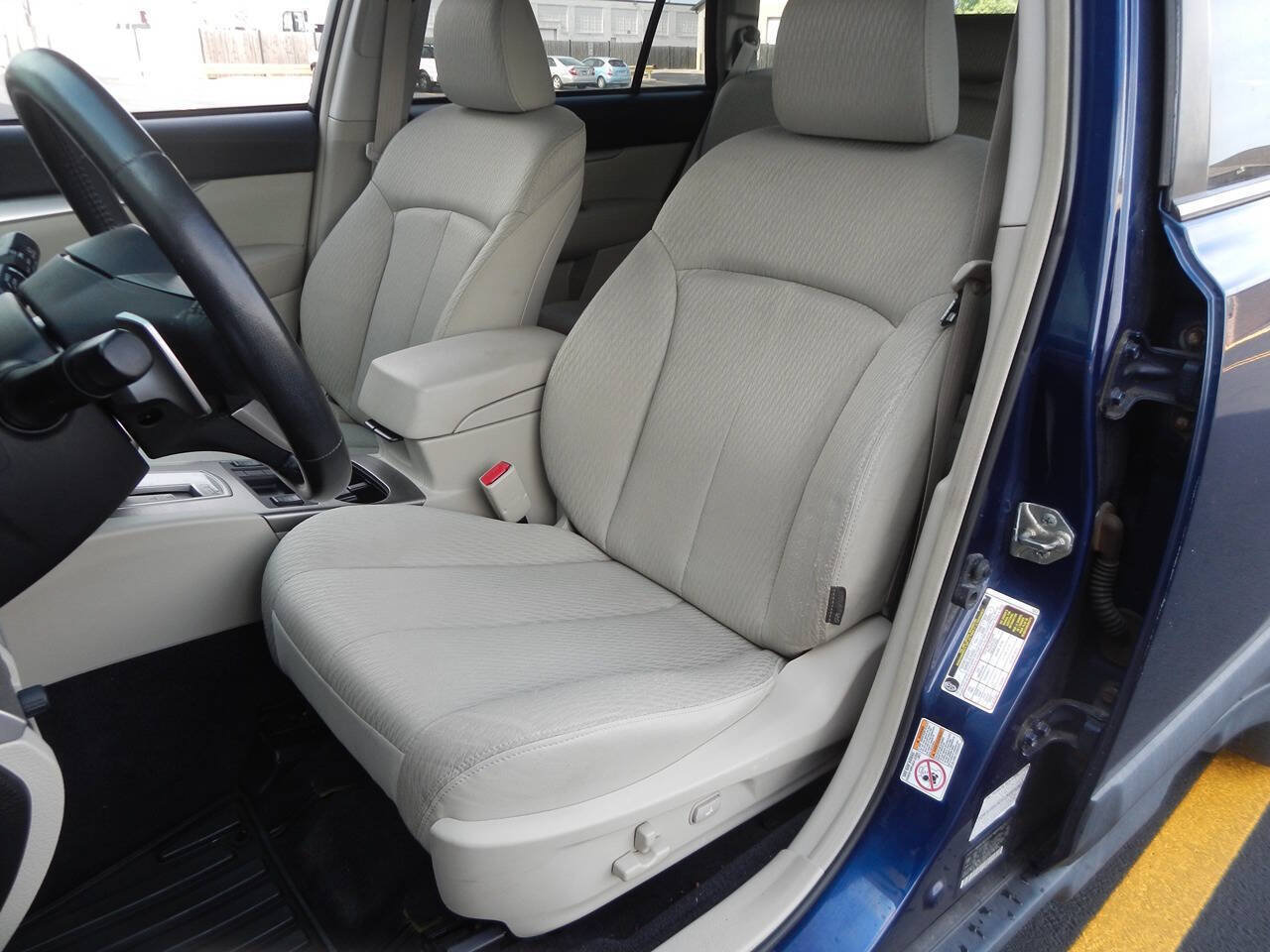 Used 2011 Subaru Outback 2.5i Premium w/ All-Weather Pkg AWD/4WD image 26