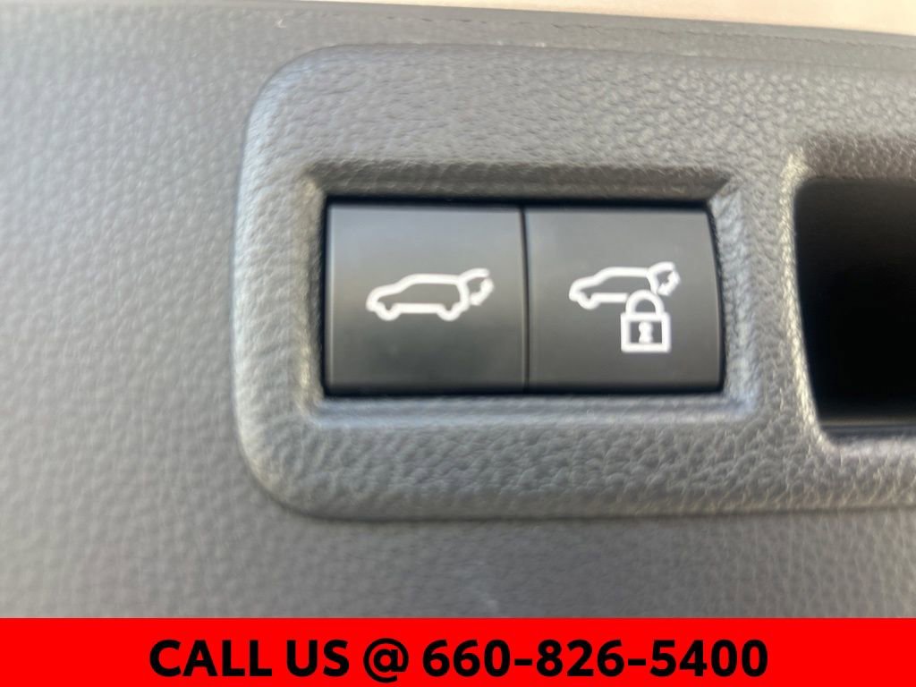 Used 2022 Toyota Venza Limited image 17