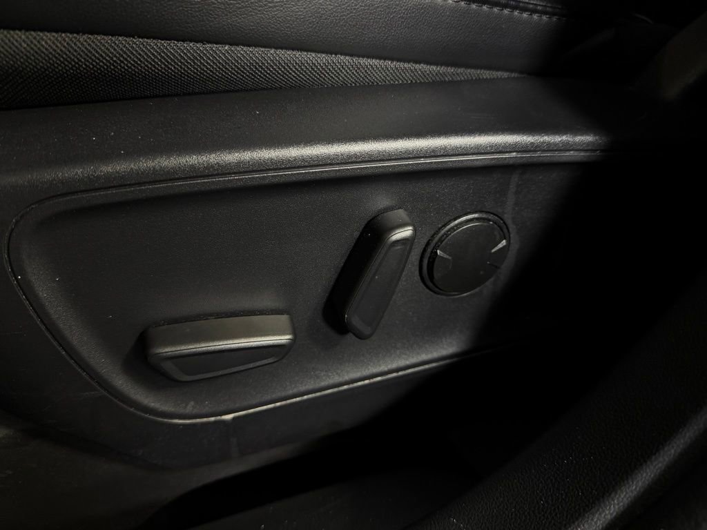 Used 2025 Ford Escape ST-Line image 21