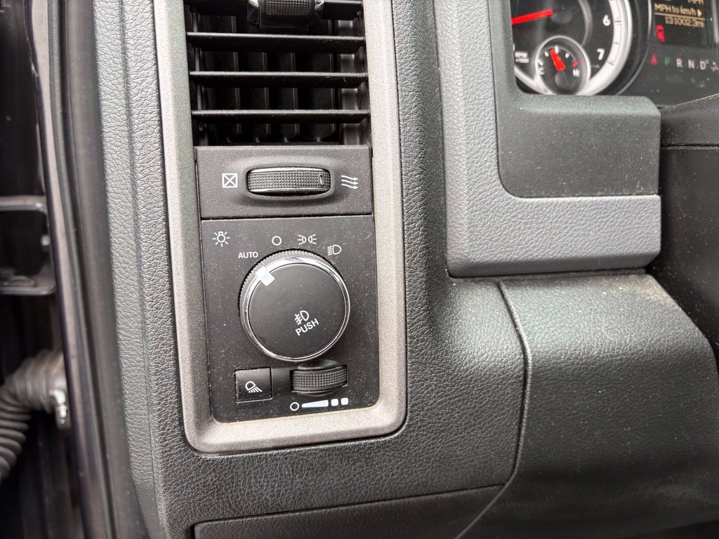 Used 2015 RAM 1500 Express AWD/4WD image 12