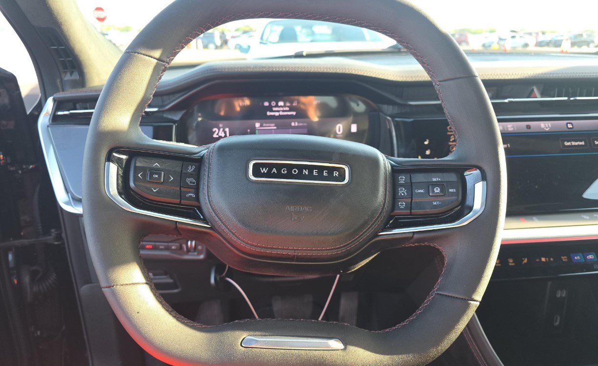 Used 2024 Jeep Wagoneer Launch Edition AWD/4WD image 8