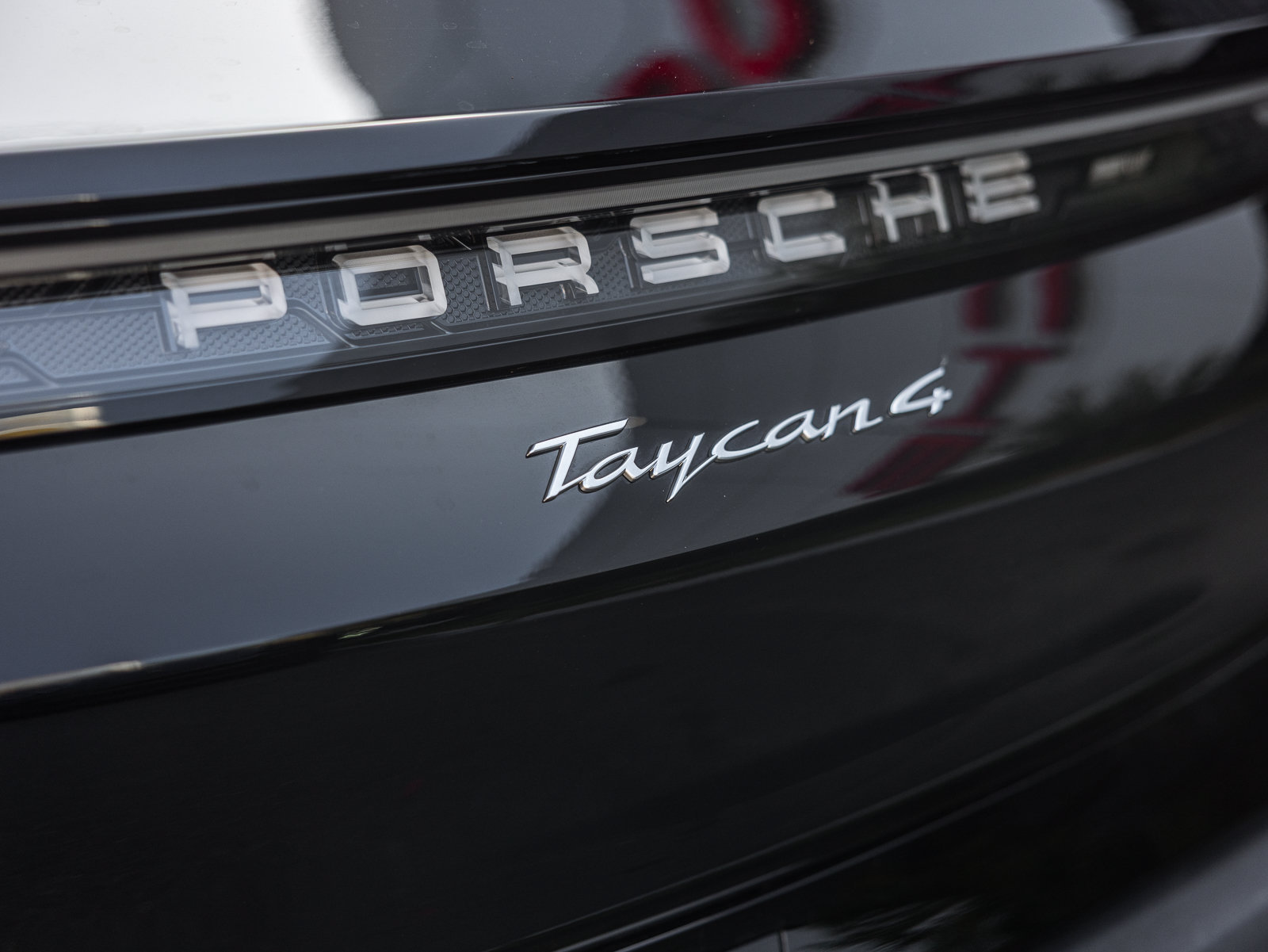 Certified 2025 Porsche Taycan AWD/4WD image 27