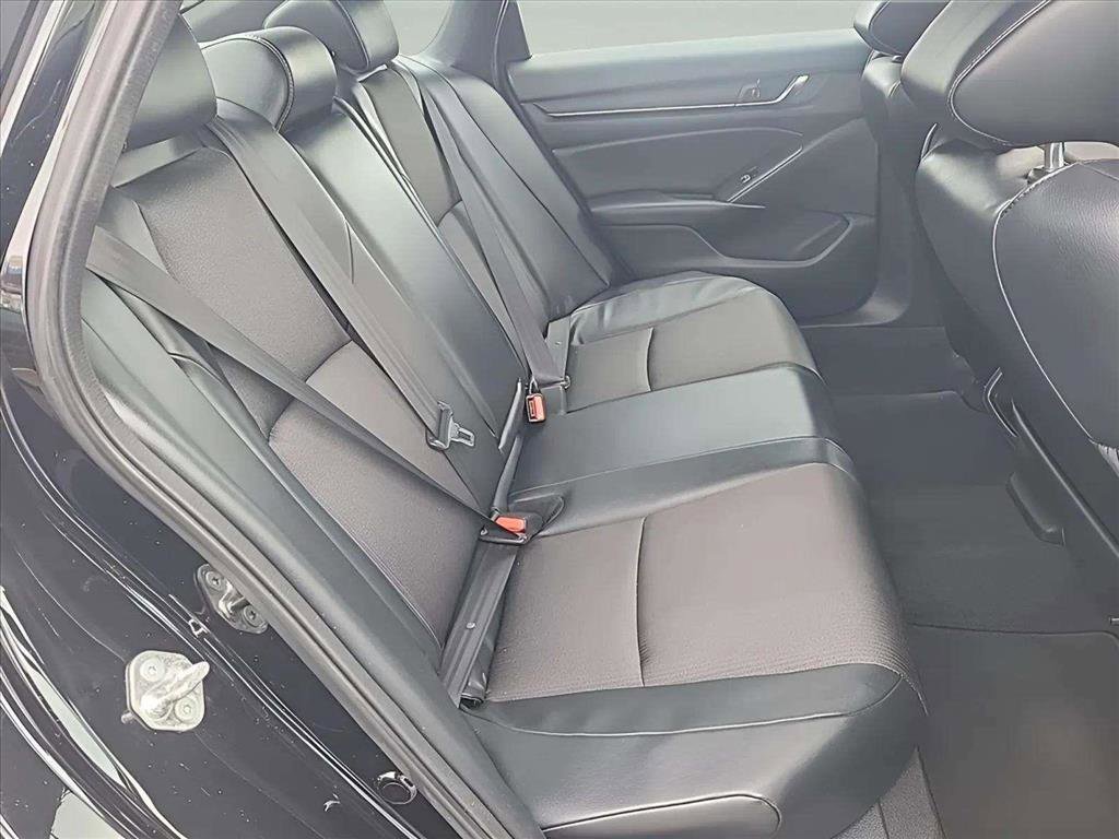 Used 2018 Honda Accord Sport image 15