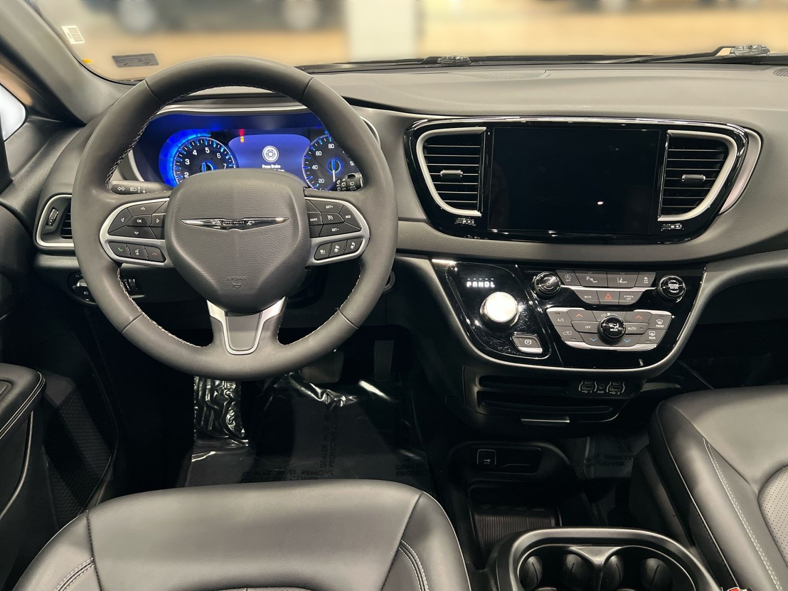 Used 2025 Chrysler Pacifica Select FWD image 19